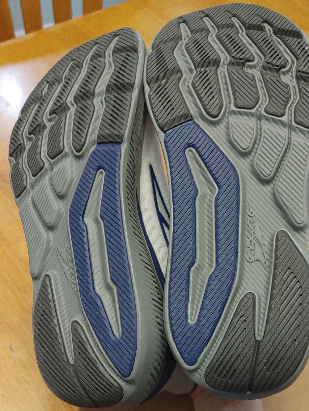 Altra Women's Experience Form Running Shoes - Picture 5 of 6
